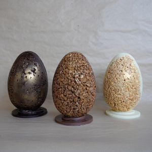 Egg - 17cm - Honeycomb - 400g ** Pickup only due to Fragile Nature **